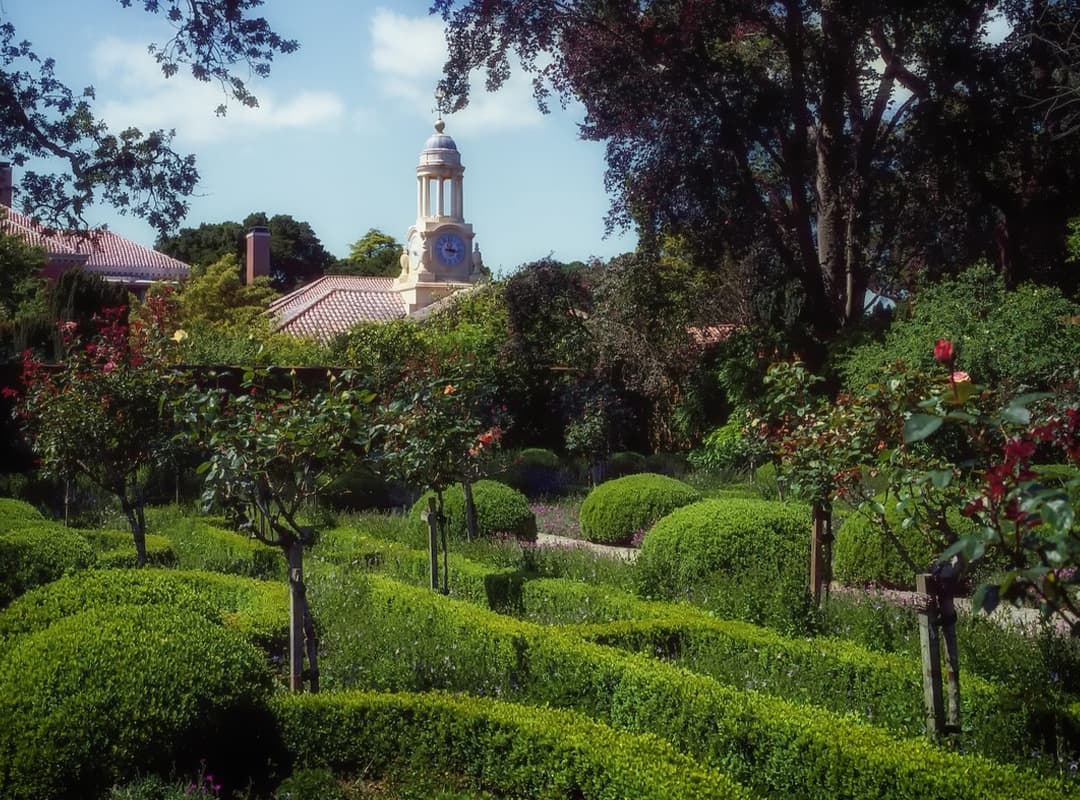 Filoli Gardens: an English park in the hills of California